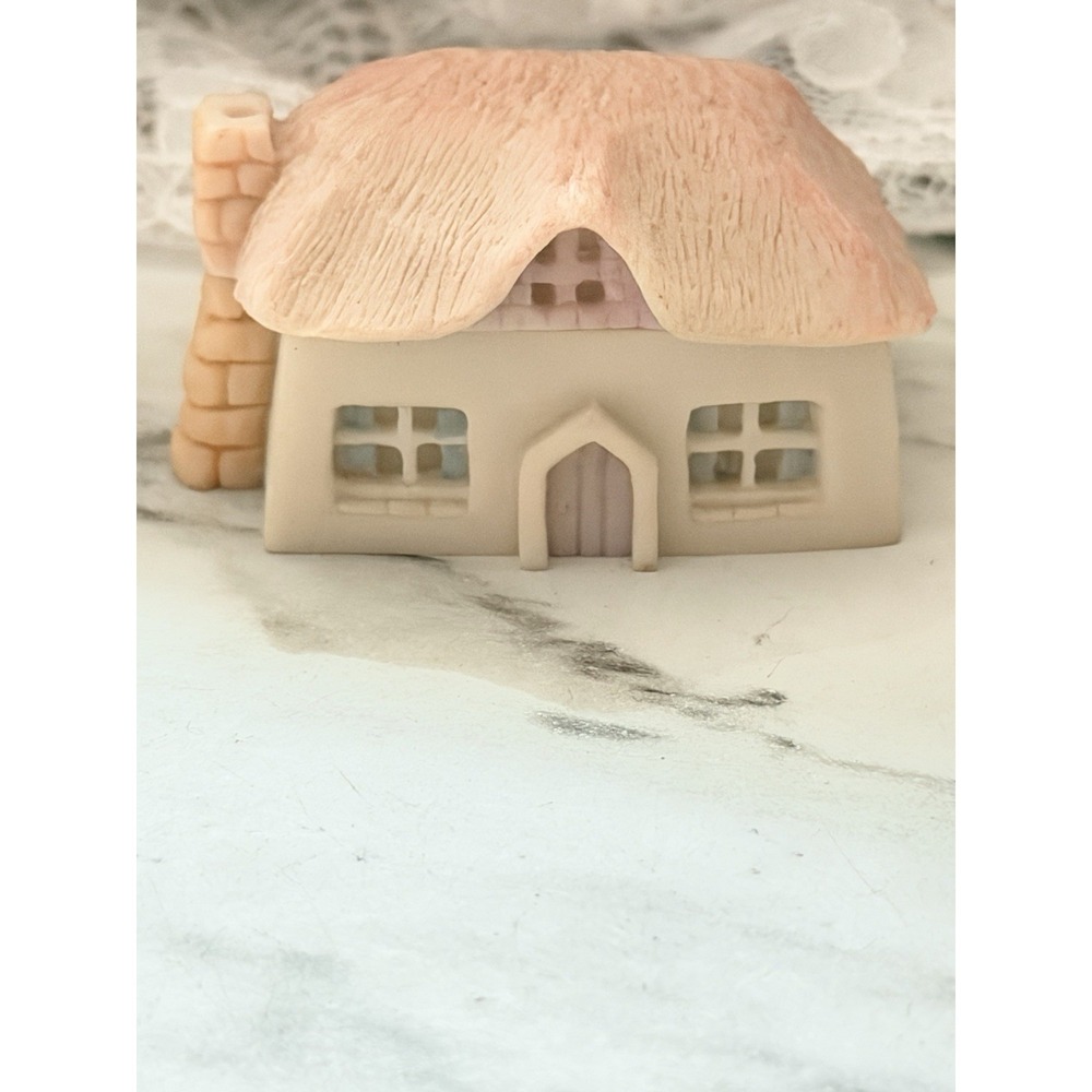 Soapstone Trinket Box Cottage House 2 x 1.5 x 1.5 (A3219)
